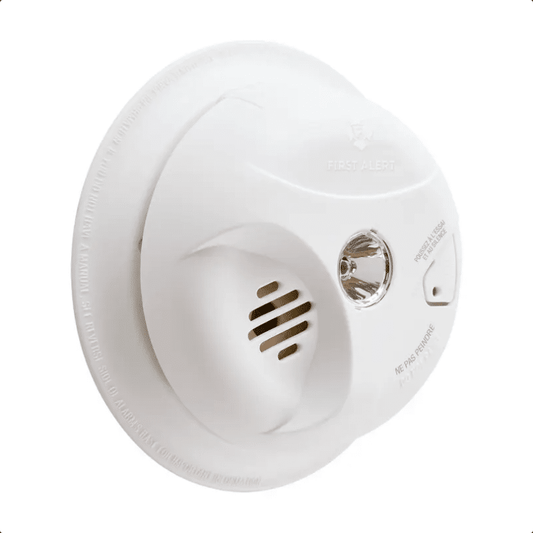 First Alert Battery Operated Smoke Detector With Escape Light and Silence (1039801)