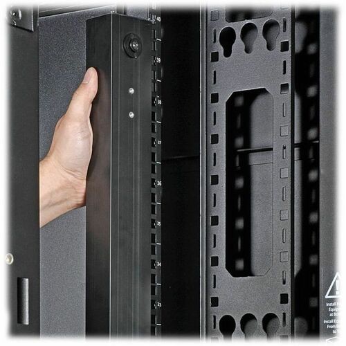 Tripp Lite by Eaton PDUMNV30HV2LX 42 prises PDU - Surveillée - NEMA L6-