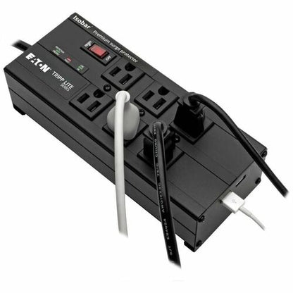 Regleta de enchufes con protector de sobretensiones Isobar de Tripp Lite, 6 tomas, 2 puertos de carga USB