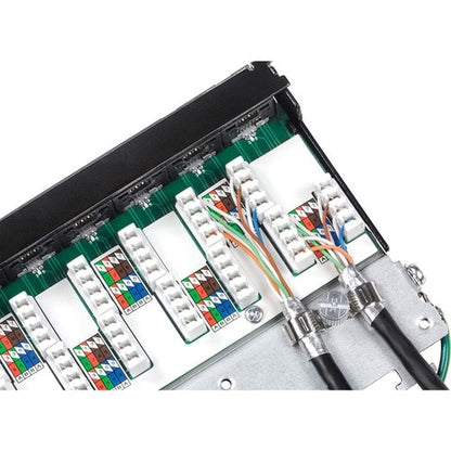 Panel de conexión blindado TRENDnet Cat6A de 12 puertos, compatible con 10G, Cat5e, Cat6 y Cat6A