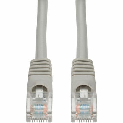 Câble Ethernet AddOn 8 pieds gris CAT 5E PVC anti-accrocs avec gaine à bulles RJ-45 M/M - 8 pieds (