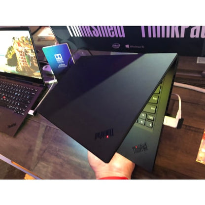 Lenovo ThinkPad X1 Carbon 7th Gen 20R1000XCA 14\" Ultrabook - Full HD