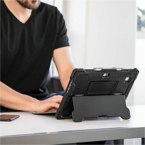 Estuche de transporte resistente Targus THZ811GLZ para portátiles HP
