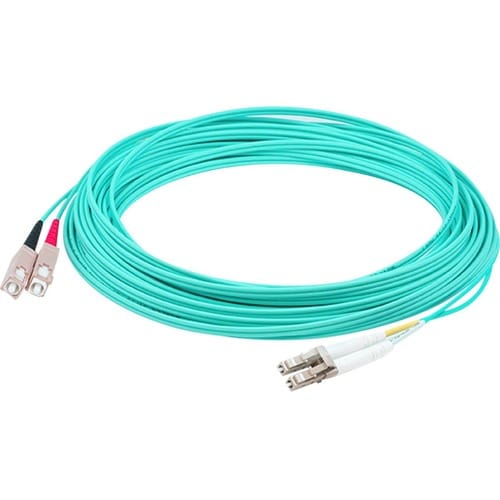 Câble de raccordement fibre optique duplex plénum OM4 Aqua droit LC (mâle) vers SC (mâle) AddOn 44 m