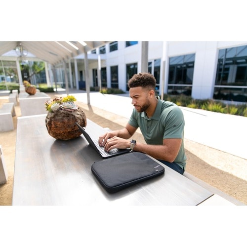 CODi AEGIS Carrying Case (Sleeve) for 13.3" to 15.