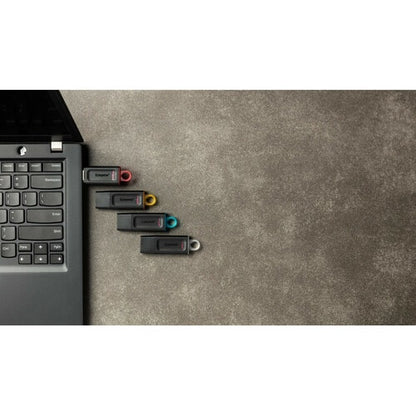 MOQ100 64 Go USB 3.2 GEN 1 DT TRVLR EXODIA M BLCK+ COLOGO UNIQUEMENT
