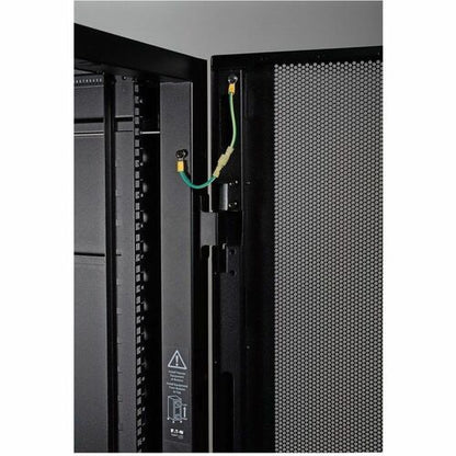 Gabinete de rack de profundidad estándar SmartRack Premium de 52U de Tripp Lite by Eaton