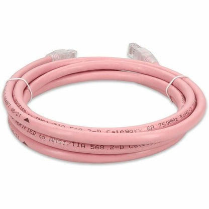 Câble Ethernet Cat. 6A en PVC rose AddOn de 1,8 m avec gaine à bulles anti-accrocs RJ