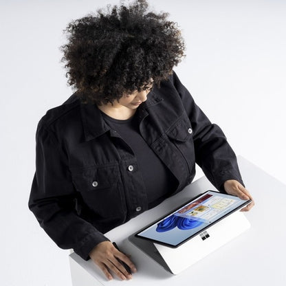 Microsoft Surface Laptop Studio 14,4" (365,76 mm) convertible à écran tactile (curseur flottant)