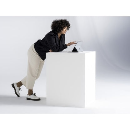 Microsoft Surface Laptop Studio 14,4" (365,76 mm) convertible à écran tactile (curseur flottant)
