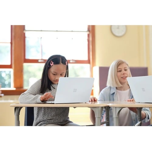 ORDINATEUR PORTABLE SE 4C 8 Go 128 Go BIL CAN