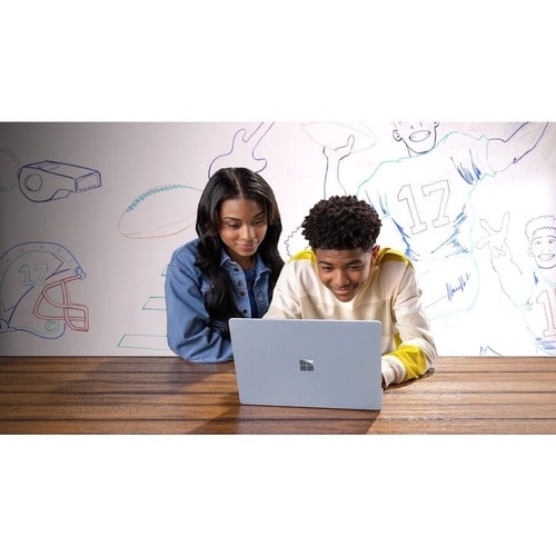 Ordinateur portable Microsoft Surface Laptop 4 à écran tactile de 13,5 pouces (342,90 mm)