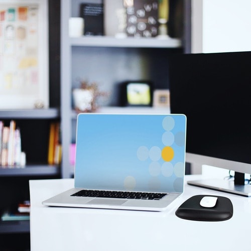 StarTech.com Mouse Pad with Hand rest, 6.7x7.1x 0.