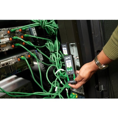 PDU NetShelter de APC by Schneider Electric de 48 tomas conmutadas, IEC 6