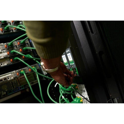 Unité de distribution d'alimentation APC by Schneider Electric NetShelter 42 prises - Avec compteur - CS8365