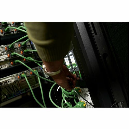 Unité de distribution d'alimentation (PDU) APC by Schneider Electric NetShelter 40 prises - Commutée - NEMA