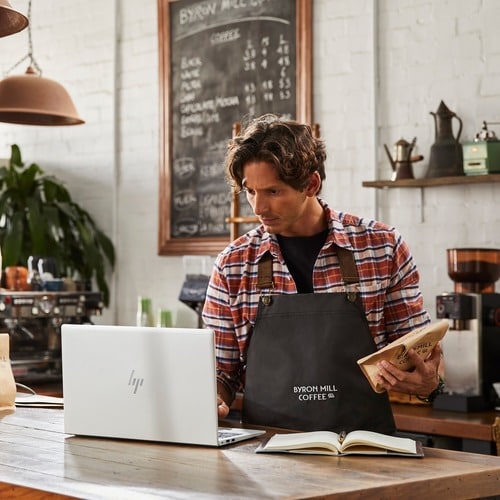 Ordinateur portable HP EliteBook 655 G9 15,6 pouces à écran tactile - Full HD - AMD Ryzen 5 PRO 5675U - 16 Go