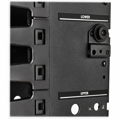 Panel de conexión Cat6a de 24 puertos, blindado, con alimentación pasante, para montaje en rack RJ45 1U, de Tripp Lite - 24 puertos