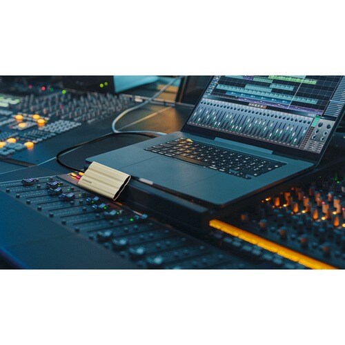 USB 3.2 GEN. 2 T7 SHIELD 1TB PORTABLE SSD - BEIGE