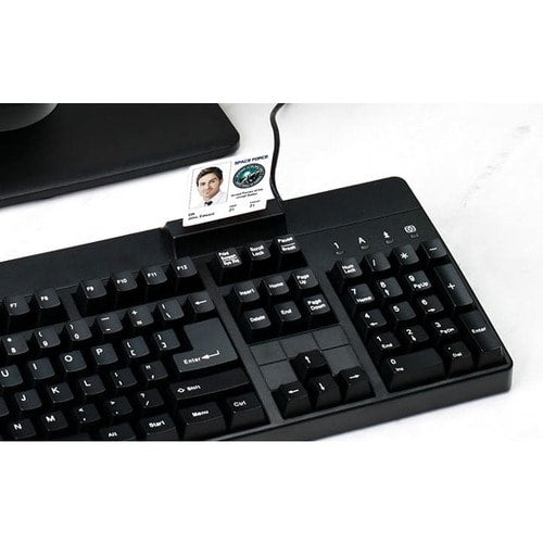 Clavier 104 touches conforme à la norme TAA, souris 3 boutons avec CAC intégré