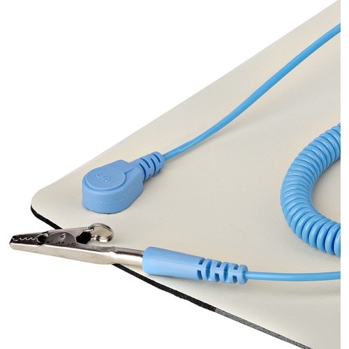 StarTech.com 23x47in Anti Static Mat, ESD Mat for Electronics Repair on Table