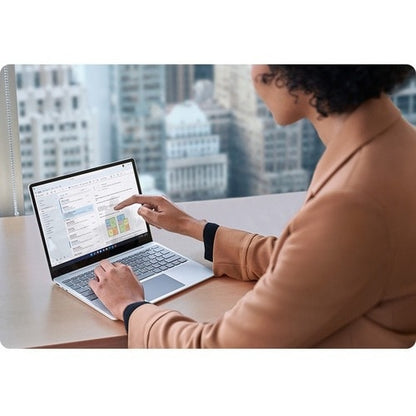Ordinateur portable à écran tactile Microsoft Surface Laptop Go 2 de 12,4 pouces (314,96 mm)
