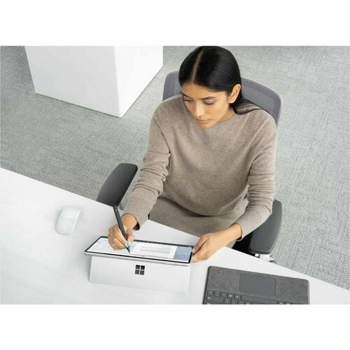 Microsoft Surface Pro 9 Tablet - 13\" - 16 GB - 512 GB SSD