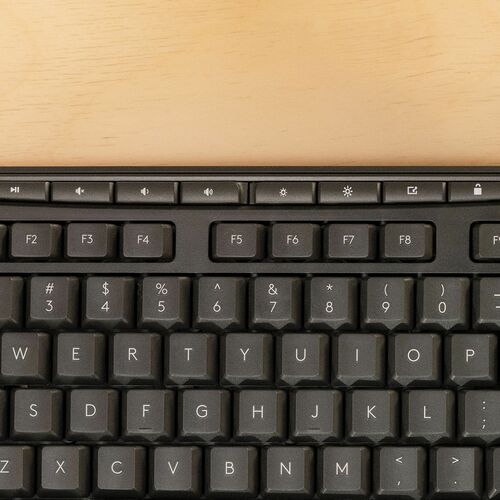 Combo de teclado inalámbrico y ratón silencioso Logitech MK370 para empresas -