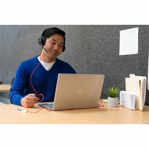 Poly Blackwire 8225 Headset +USB-C/A Adapter TAA