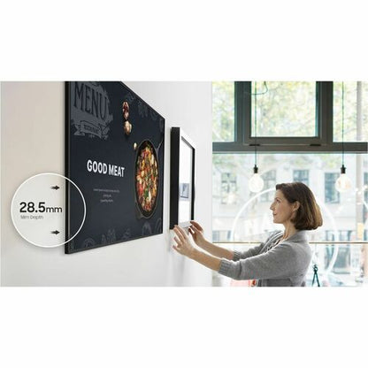 SÉRIE QMC 55 PO UHD 500 nits NON ÉBLOUISSANT CLASSÉ IP5X 24 h/24 et 7 j/7 2e GÉNÉRATION B2B