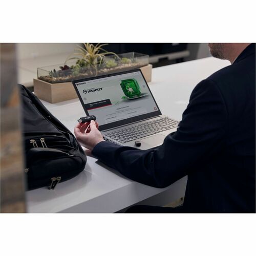 32GB IRONKEY D500S FIPS 140-3 LVL 3 AES-256