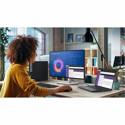 Monitor LED Dell UltraSharp U2724DE de 27" WQHD - 16:9 - Negro, Plateado
