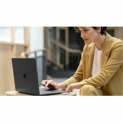 LAPTOP6 15IN I7/32/1TB ENG BLACK