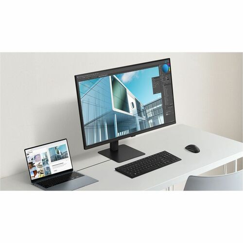Samsung ViewFinity S7 S32D702EAN 32\" Class 4K UHD LCD Monitor - 16:9 - Warm White