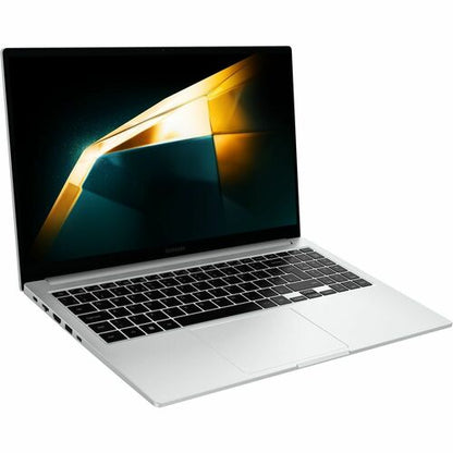 Portátil Samsung Galaxy Book4 NP754XGK-KS1CA de 15,6" - Full HD