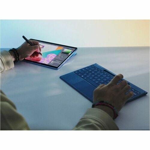 Microsoft Surface Pro 11 Copilot+ PC Tablet - 13\" - Qualcomm Snapdragon X Plus - 16 GB