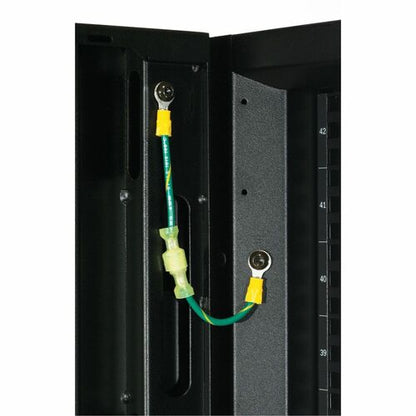 Dell APC AR3100 - 42U NetShelter SX Rack - 600mm Wide x 1070mm Deep -