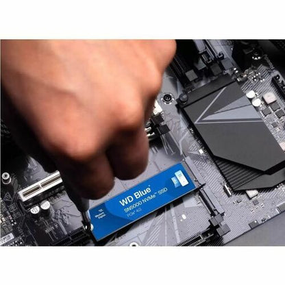 Unidad de estado sólido WD Blue de 1 TB con tecnología NVME SN5000.