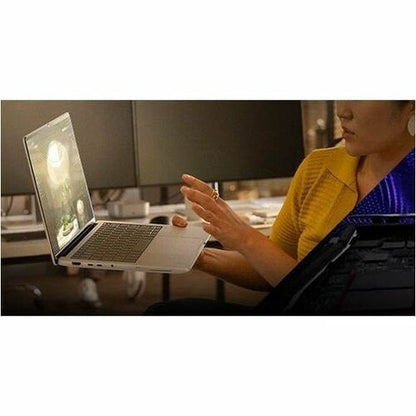 Station de travail mobile à écran tactile HP ZBook Ultra G1a 14 pouces - 2,8 K - AMD Ry
