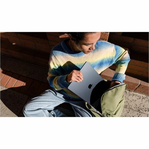 Apple 2025 MacBook Air MW133LL/A 13.6\" Notebook - Apple M4 - 16 GB - 512 G Midnight