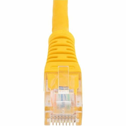 Cable de conexión UTP Cat5e moldeado amarillo de 30 cm de StarTech.com - Categoría 5e - 30 cm - 1 x