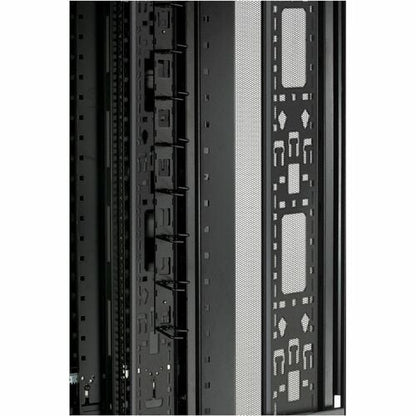 APC by Schneider Electric APC NetShelter SX 42U PDU vertical à montage et