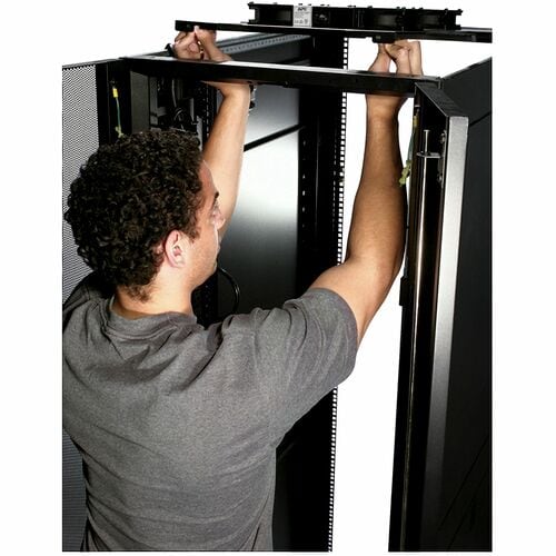 Bandeja para ventilador de techo APC Netshelter SX: flujo de aire máximo de 110 CFM (186,89 m³/h)