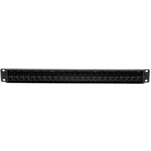 Panel de conexión pasante Cat5e de 24 puertos para montaje en rack, 1 URM, RJ45, Ethernet, TAA - 2 de Tripp Lite