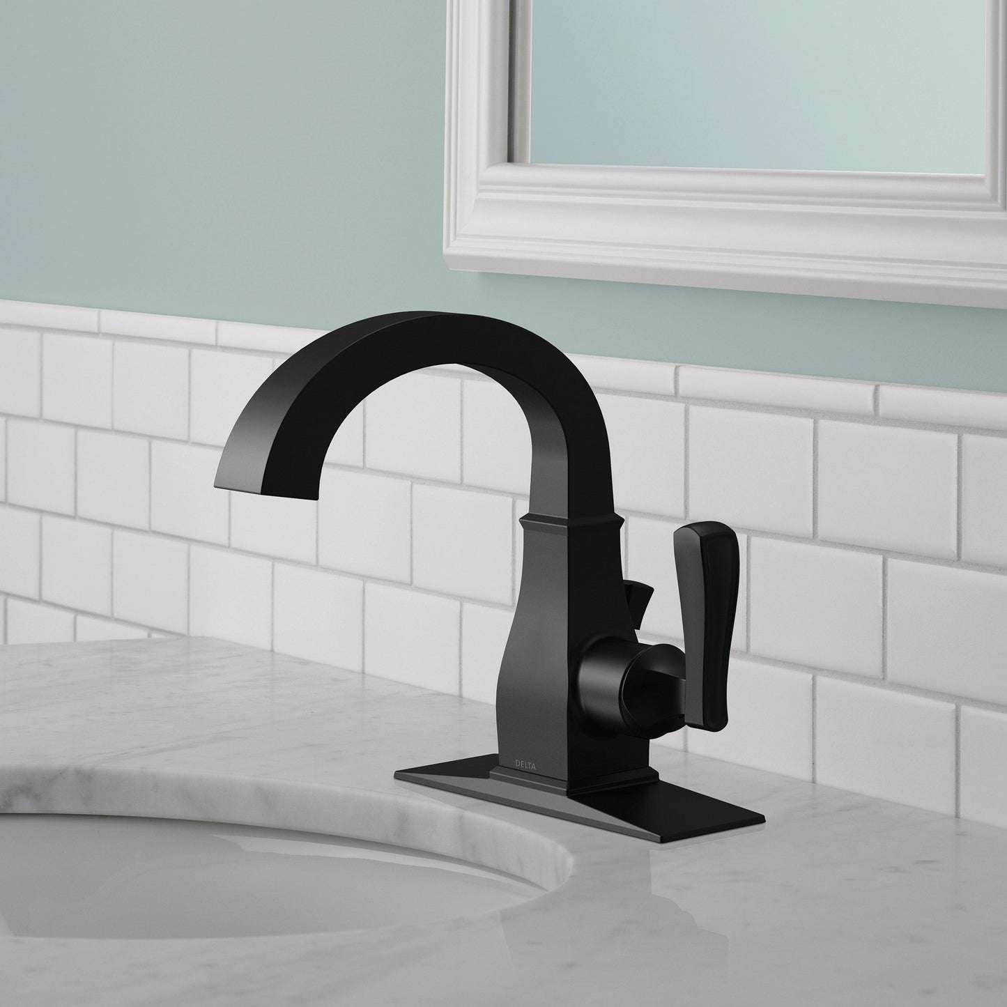 Delta Lakewood Single Handle Bathroom Faucet (15718LF-BL)