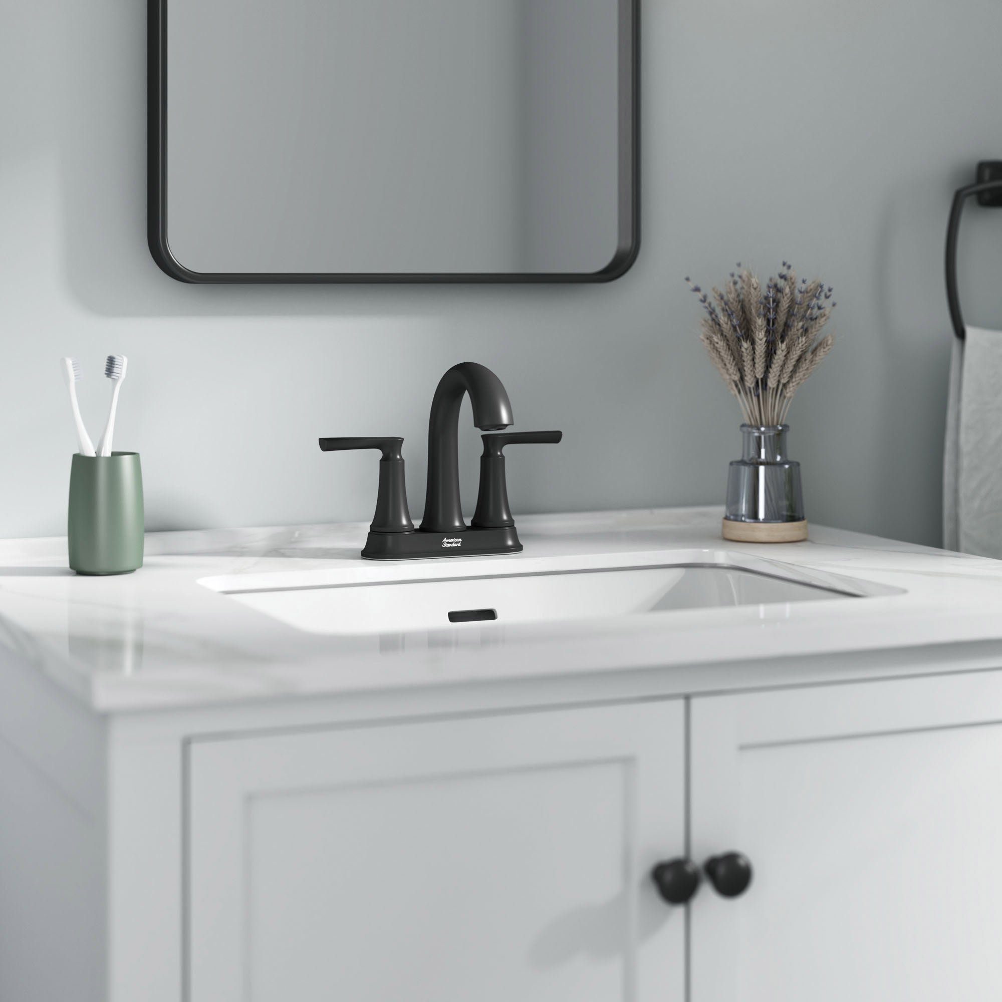 Grifo de baño American Standard Braymer de 4 pulgadas con montaje central (7427201.243)