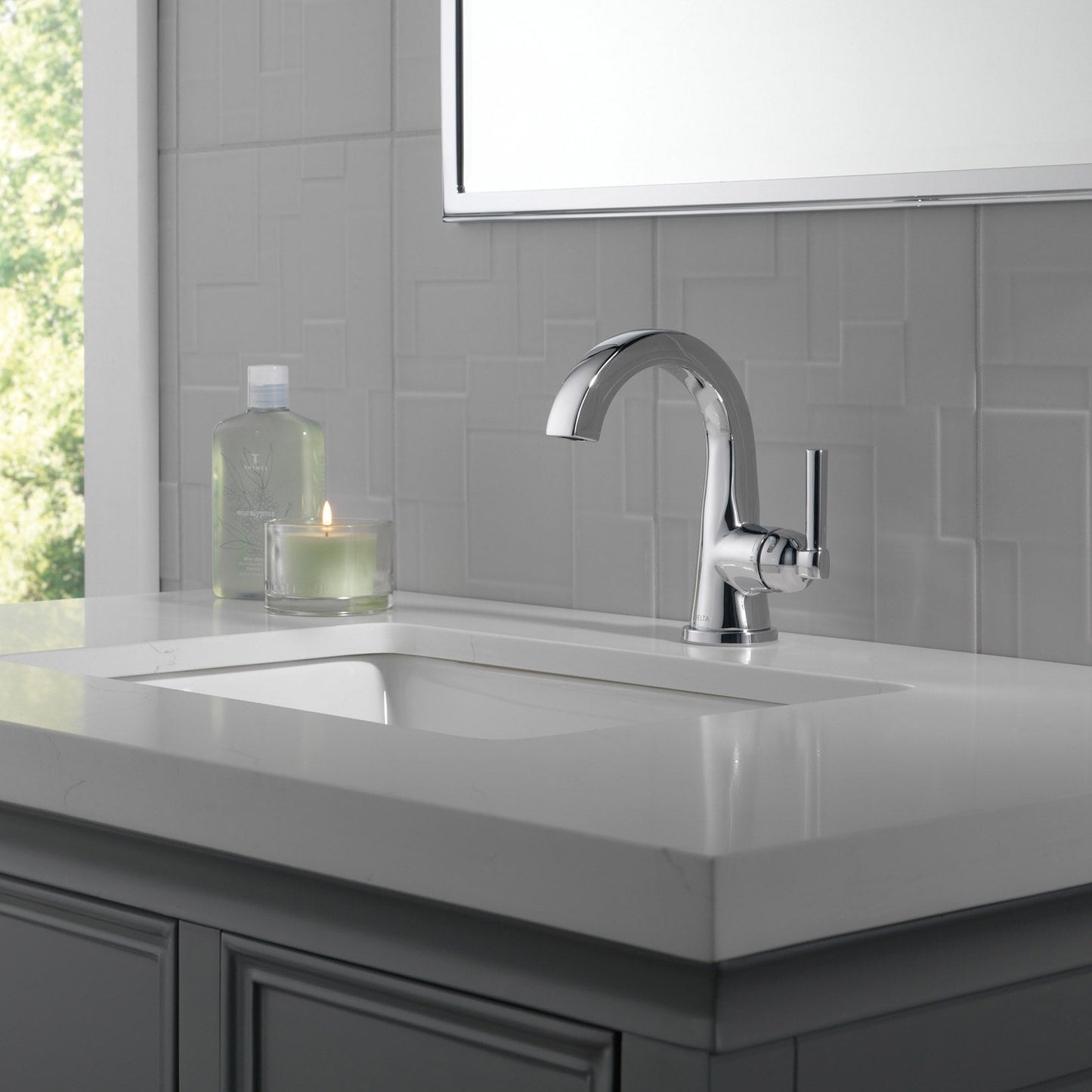 Delta Becker Single Handle Centerset Bathroom Faucet (15891LF)