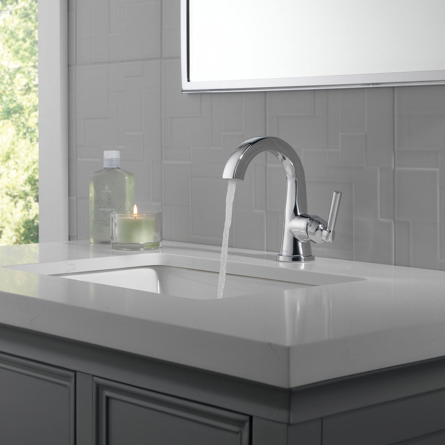 Delta Becker Single Handle Centerset Bathroom Faucet (15891LF)