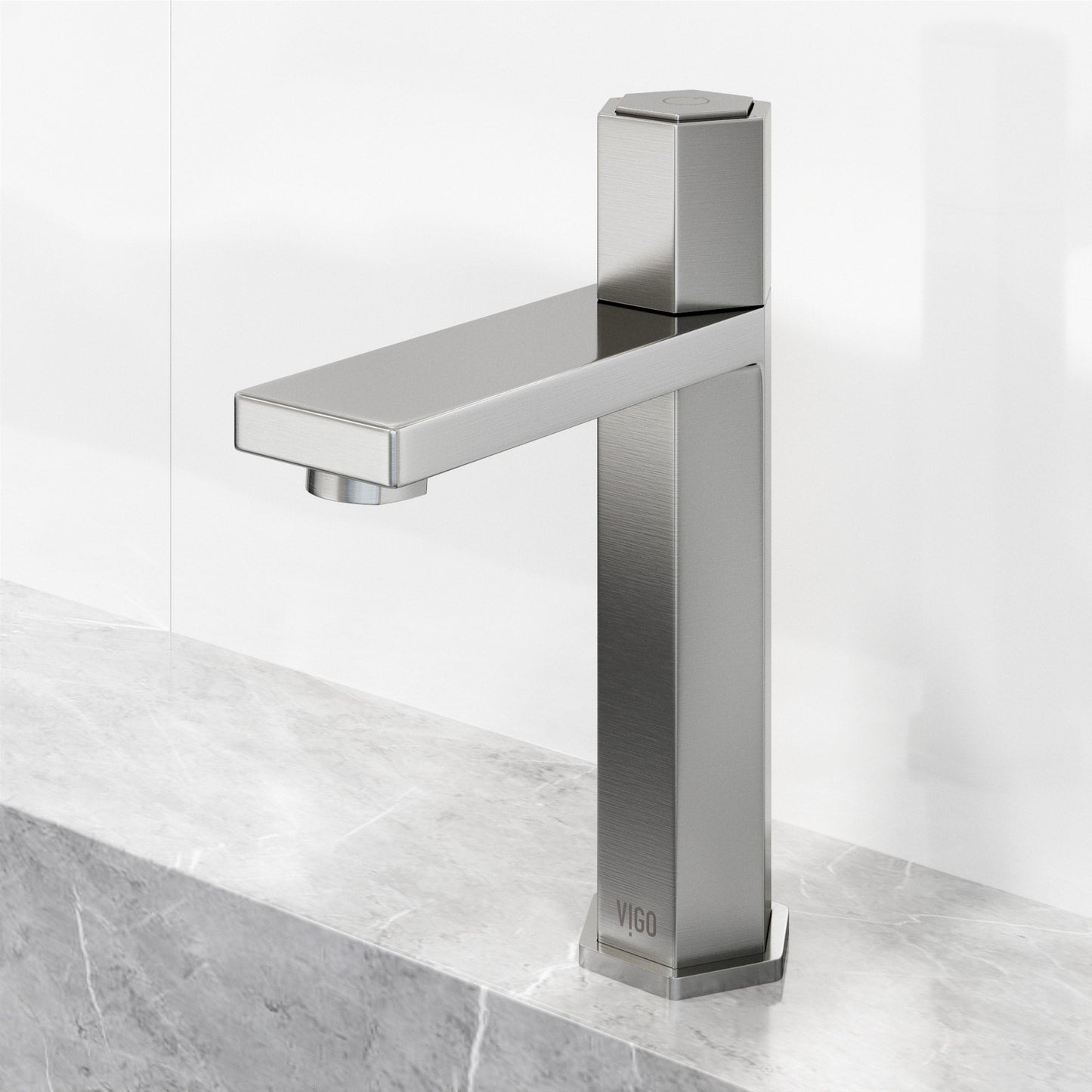 Robinet de salle de bain à poignée unique VIGO Nova (VG01053BN)