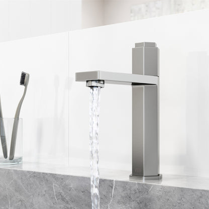 Robinet de salle de bain à poignée unique VIGO Nova (VG01053BN)